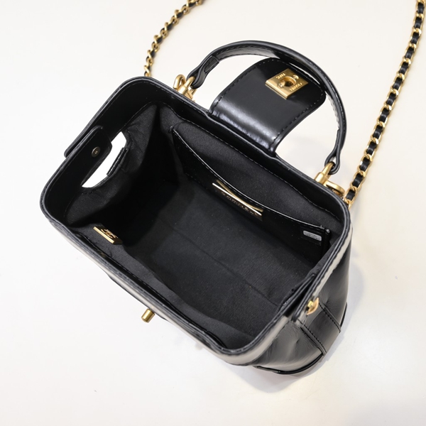 シャネルバッグ角部分ディテール